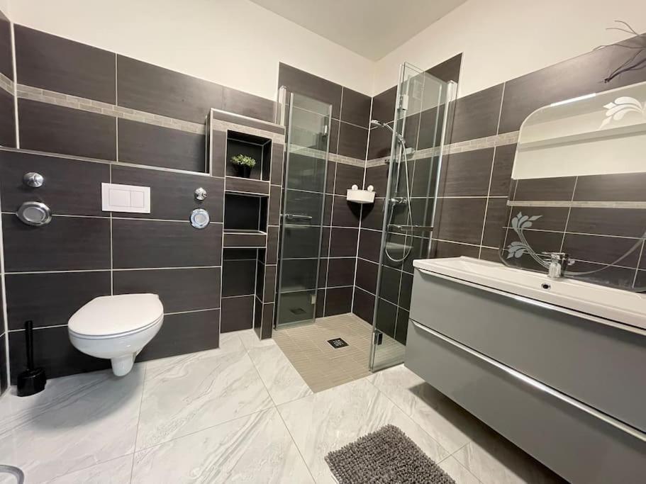 Fully Equipped Apartment 3 Rooms 5 Bed هامبورغ المظهر الخارجي الصورة